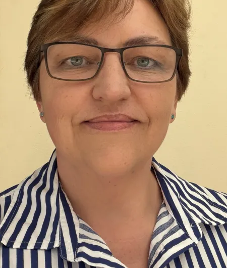Dr Annelize Botes